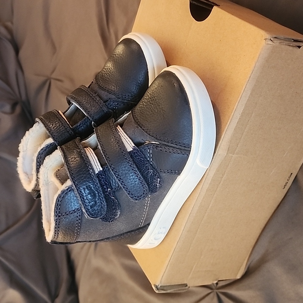 Ugg Rennon II